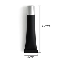 Tube cosmétique en plastique rose à visser avec plusieurs options de diamètre, contenant pour baume à lèvres et maquillage