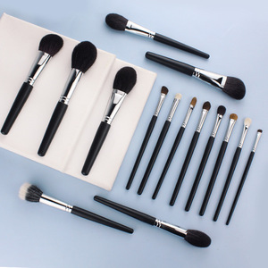 Juego de 13 Brochas de Maquillaje de Pelo de Cabra Negro para Rostro y Ojos, Brochas para Delinear y Difuminar con Mangos de Pelo Natural - Product Image 3