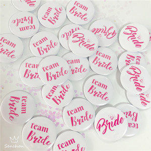 Insignia <span class=keywords><strong>de</strong></span> Bride To Be, insignia <span class=keywords><strong>de</strong></span> equipo <span class=keywords><strong>de</strong></span> novia, botones Pinback <span class=keywords><strong>de</strong></span> 58mm, decoraciones para <span class=keywords><strong>despedida</strong></span> <span class=keywords><strong>de</strong></span> <span class=keywords><strong>soltera</strong></span>, decoración para ducha nupcial X0052 - Product Image 5