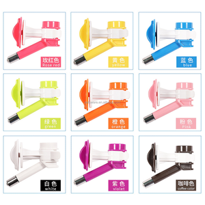 Boquilla dispensadora de agua automática para perros y gatos, boquilla de suministro de agua, boquilla colgante antifugas a prueba de goteo - Product Image 4