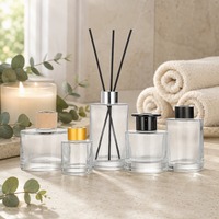 Ensemble de 5 flacons diffuseurs en verre transparent, cylindriques, vides et rechargeables pour huiles d'aromathérapie, avec bouchons en bois et en métal