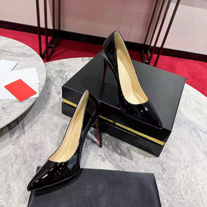 Chaussures en cuir véritable noir pour femmes, style de créateur de luxe. Chaussures habillées élégantes à semelle rouge, talons hauts pour femmes - Product Image 4