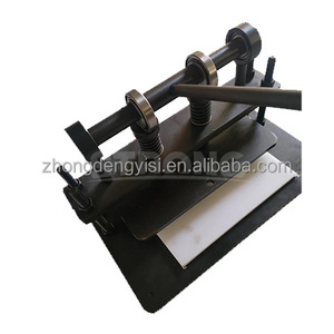 Machine de découpe manuelle à petite pression pour échantillons, découpe de cuir et découpe de matières souples - Product Image 2