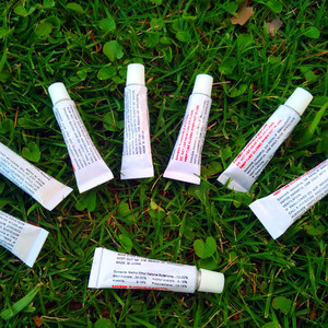 Colle de réparation pour jouets gonflables en PVC, blanche, tube unique, 10G, vente en gros - Product Image 1