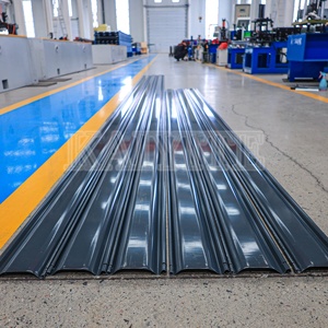 Machine de formage rapide pour portes enroulables, machine de fabrication de panneaux de volets roulants, surface sans rayures - Product Image 2