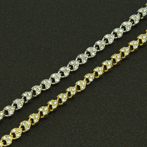 New Roman simple <b>love</b> shape diamond-encrusted women's <b>bracelet</b> - Product Image 3