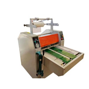 Machine à plastifier Hongsen BYF920, hydraulique, automatique, à découpe par superposition, pour carton, couverture souple, impression monochrome - Product Image 1