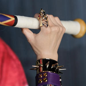 <span class=keywords><strong>El</strong></span> personaje femenino más sexy de DC Comics, Harley Quinn, en una escultura de busto de fibra de vidrio a escala <span class=keywords><strong>1</strong></span>:<span class=keywords><strong>1</strong></span>, perfecta para coleccionistas. - Product Image 4