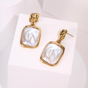 ต่างหูทรงหยดน้ำประดับมุกสี่เหลี่ยมพร้อมชุบทองต่างหูห้อยไข่มุกแบบแปลกๆเครื่องประดับแฟชั่นสำหรับผู้หญิง - Product Image 2