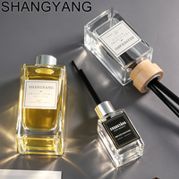 Bouteille diffuseur carrée en verre lisse de haute qualité 40ml 100ml 200ml 250ml avec bouchon en bois et autocollant noir