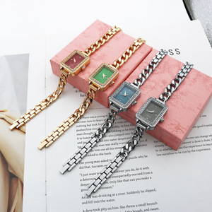 <span class=keywords><strong>Montre</strong></span> de Luxe Légère Tendance Colorée pour <span class=keywords><strong>Femme</strong></span> Petit <span class=keywords><strong>Cadran</strong></span> <span class=keywords><strong>Rectangulaire</strong></span> Bracelet Exquis <span class=keywords><strong>Montre</strong></span> à Quartz Bijou de Main pour Étudiante - Product Image 2