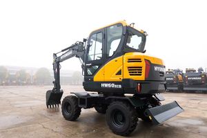 Excavatrice sur pneus fiable à faibles émissions HW60ECO, profondeur maximale de 3465 mm pour l'entretien des biens urbains et la manutention des débris avec tarière - Product Image 3