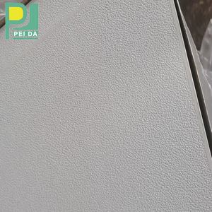 Plaques de plafond en plâtre laminées PVC, durables et antifongiques, pour la décoration intérieure des maisons, bureaux et commerces. - Product Image 6