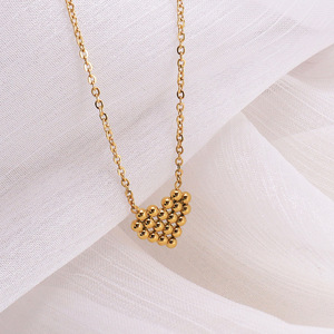 2024 delicata collana a catena a maglie in acciaio inossidabile perle semplici collegate cuore adorabile popolare motivo 'amore' a catena di clavicole con perline - Product Image 2