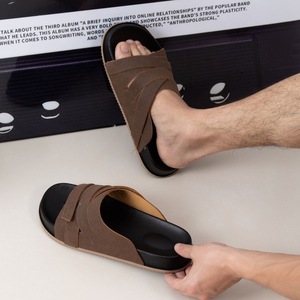 Tongs <span class=keywords><strong>Homme</strong></span> Élégantes Chaussures de Plage Sandales en PVC Nouvelle Collection Été 2025 Légères <span class=keywords><strong>Luxe</strong></span> Antidérapantes Respirantes Séchage Rapide Décontractées - Product Image 4