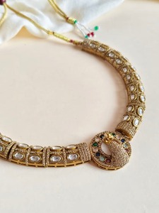 Ensemble de bijoux de mariée traditionnels indiens de luxe plaqué or 24 carats de haute qualité pour femmes, occasions de mariage et de fête - Product Image 4