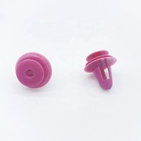 Clips de retenue de fixation de voiture en nylon POM PP emballés personnalisés approvisionnement d'usine divers colorés pour pièces automobiles nouvel état
