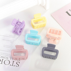 กิ๊บหนีบผมทรงสี่เหลี่ยมสีสันสดใสขนาดเล็ก 6.5 ซม. น้ำหนักเบา อุปกรณ์เสริมผมสำหรับผู้หญิงใช้ในชีวิตประจำวัน - Product Image 1