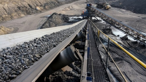 DIN standart 15Mpa kauçuk konveyör bant aşınmaya dayanıklı EP400/3 4 + <span class=keywords><strong>2</strong></span> kat kumaş kemer madencilik ocağı kum için - Product Image 6