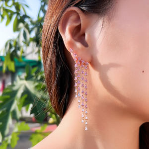 Ayırt edici takı altın kaplama pembe kübik zirkon balo parti uzun püskül Dangle bırak küpe kadınlar için parti - Product Image 6
