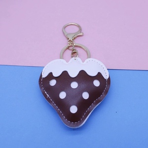 Llavero de coche con diseño de frutas coloridas y lindas, colgante delicado para bolso de niña, regalo promocional, llavero de fresa de dibujos animados de cuero PU duradero, ¡gran oferta! - Product Image 4