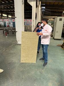 Material de aislamiento térmico de <span class=keywords><strong>lana</strong></span> de roca absorbente de sonido Panel de fibra de <span class=keywords><strong>lana</strong></span> de roca Aislamiento térmico Productos de <span class=keywords><strong>lana</strong></span> de roca - Product Image 4