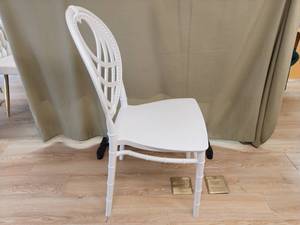 Sillas Chavari <span class=keywords><strong>de</strong></span> <span class=keywords><strong>resina</strong></span> blanca apilables al por mayor, sillas Chivari <span class=keywords><strong>de</strong></span> hotel, sillas Chiavari <span class=keywords><strong>de</strong></span> plástico para eventos, bodas - Product Image 5