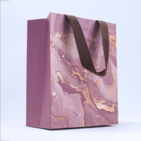 Impression de logo personnalisée pour les cadeaux publicitaires de magasins de vêtements haut de gamme, dossiers en carton recyclé de couleur et de taille personnalisées, réutilisables