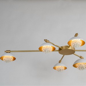 Lámpara colgante LED larga de cobre para escalera, ideal para la iluminación del techo de la escalera de una villa dúplex. - Product Image 5