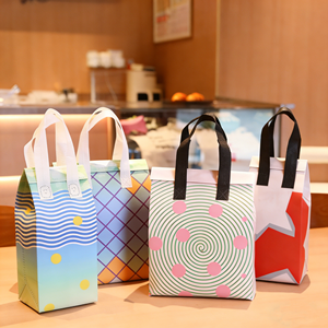 Custom Fashionable Insulated <b>Cooler</b> Bag with Letter Pattern Waterproof Non-woven <b>Material</b> Food Grade Portable - Product Image 1