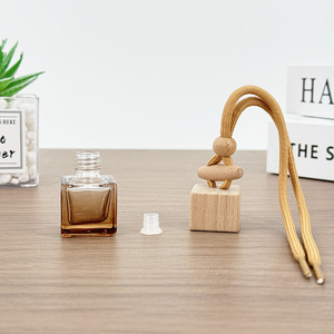 Nhà Máy 8Ml Màu Vuông Nước Hoa Xe Hơi Thương Hiệu Tự Động Làm Mát Không Khí Lọ Ít Rỗng Treo Xe Nước Hoa Khuếch Tán Chai Thủy Tinh - Product Image 4