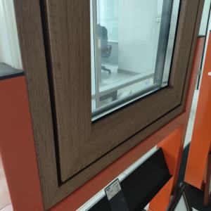 Fenêtre moderne en PVC à battant et à ouverture verticale, design de châssis affleurant, fenêtre à battant en PVC avec renfort en acier pour appartement - Product Image 6