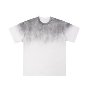เสื้อยืดคอตตอน 100% 250 กรัม ลายไล่เฉดสี ซักแบบสเปรย์ ล้างสีแบบแอซิดวอช ทรงดิสเทรส คอกลม โอเวอร์ไซส์ แขนสั้น สไตล์ลำลอง สำหรับผู้ชาย - Product Image 6