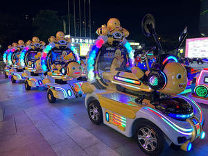 Luxury Electric Trackless Train Fiberglass Metal Outdoor Public Shopping Mall Use Featuring Simulated Leather Seats <b>Shooting</b> - Product Image 6