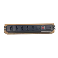 PDU universel intelligent personnalisé en usine 10A 16A 20A avec protection contre les surtensions, connecteurs C13/C19 en alliage d'aluminium pour rack de serveur