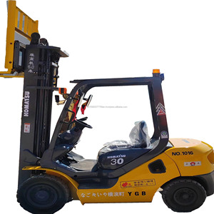 Montacargas Diésel KOMATSU Usado de 30 Toneladas con Mástil de Dos Etapas para Elevación Fuera de Carretera, Ideal para Granjas y Construcción, ¡Oferta! - Product Image 1