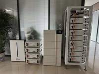 Deye ESS BOS-B 215kWh 225kWh BOS B 241kWh 257kWh Deye Lithium-Batterie Hochspannung BOS B 16kW Solar LiFePO4 Batterie
