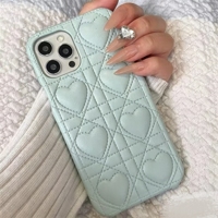Étui de téléphone en similicuir matelassé en forme de cœur, coque antichoc souple compatible avec iPhone 13/14/16, étui élégant et stylé pour femmes
