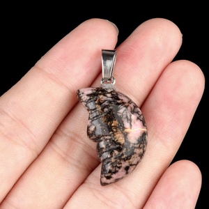 Pendentif en Agate Naturelle en Forme de Lune HZ, Collier Bijou Style Feng Shui pour le Thème Amour et Fleurs, Accessoire d'Halloween - Product Image 6