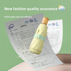 Adorables parapluies à logo imprimé pour hommes femmes manche en plastique bois massif petit <span class=keywords><strong>parapluie</strong></span> à 8 os fraîchement coloré - Product Image 3