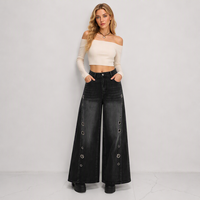 Jeans pour femmes taille haute en denim délavé à jambe large, avec œillets métalliques et découpes, style baggy vintage streetwear décontracté