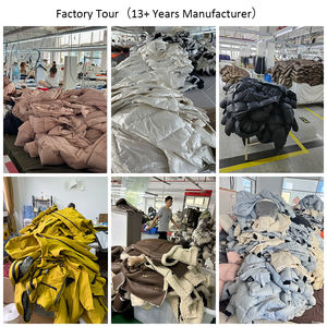 Chaqueta Acolchada Brillante de Moda Urbana con Logotipo Personalizado, Chaqueta Impermeable Negra con Plumas - Product Image 6