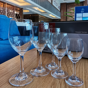 Mariage Personnalisé Verre À Vin Blanc Copas De Cristal 210ml Offre Spéciale Verre Verrerie Tasse verre Sodocalcique Clair Rond Durable - Product Image 1