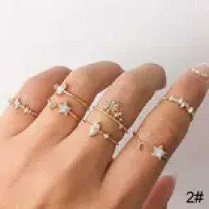 Anelli di Coppia alla Moda con Farfalla e Teschio Placcati Oro, Gioielli Eleganti per Uomo e Donna con Zirconi, Vendita all'Ingrosso - Product Image 1