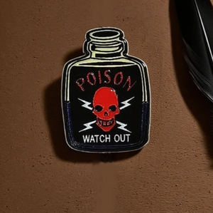 เข็มกลัดหัวกะโหลกแนวโกธิคสีแดงสำหรับใส่ถุงและแจ็กเก็ตของขวัญสุดเจ๋งสำหรับผู้หญิง - Product Image 2