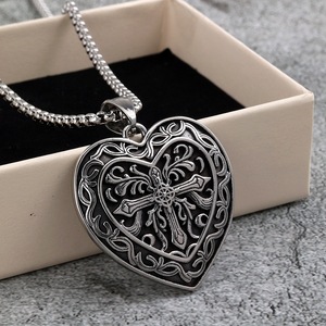 Kalung Liontin Salib Hati Baja Tahan Karat Gaya Vintage Gothic untuk Pria Wanita, Perhiasan Rantai Ukiran Retro Punk Grunge - Product Image 2