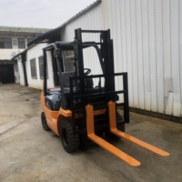 Chariots élévateurs Toyota d'occasion à prix avantageux, 2 tonnes, moteur diesel, boîte de vitesses, engins de construction, matériel de terrassement