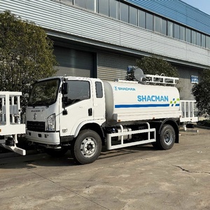 Camión Cisterna de Agua con Motor Diésel Shcman de 9000 Litros (2500 Galones) para Riego - Product Image 1