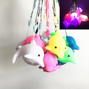 Diseño creativo de juguetes calientes Cordón de plástico/silicona Luz nocturna flash colorida con delfines Ballenas Juguete iluminado EN71 - Product Image 2