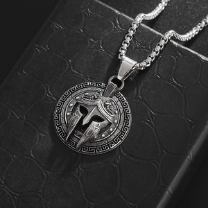 Collana da Donna Retrò con Ciondolo a Maschera Spartan Warrior in Acciaio Inossidabile, Catena a Maglie, di Tendenza, alla Moda, per Feste - Product Image 3